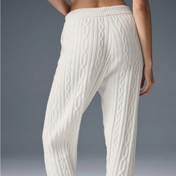 NWT Alo Yoga Cable Knit Winter Bliss Pant Ivory XXS - Picture 3 of 6